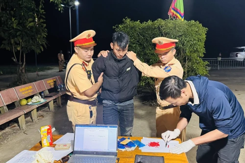 Nam thanh niên 17 tuổi vướng vòng lao lý vì mua bán ma túy