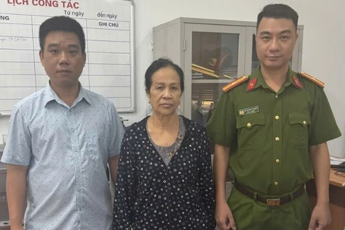 Trốn truy nã 35 năm rồi đến cơ quan công an đầu thú