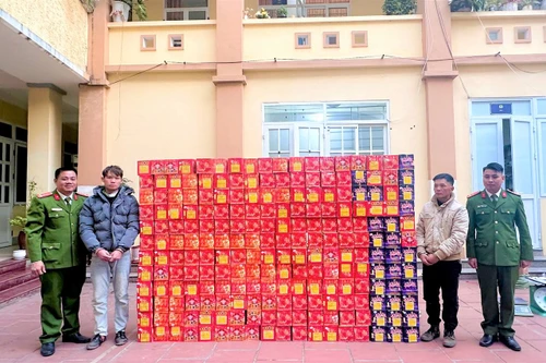 Phát hiện hơn 6 tạ pháo nổ đang vận chuyển đến điểm tập kết 