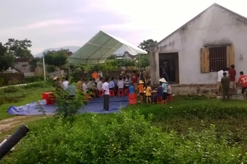 Con trai say rượu đâm chết bố đẻ