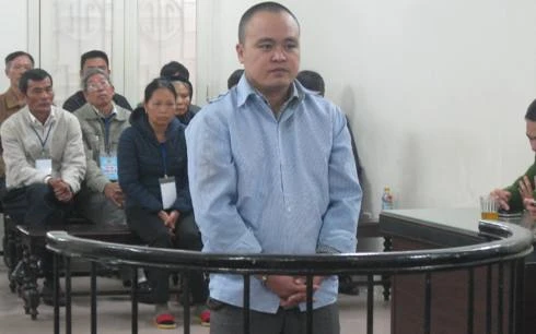 Chém đôi vợ chồng trọng thương vì cho rằng bị "chọc gậy bánh xe"