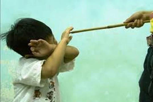 Người đàn bà bất hạnh và cuộc sống ngắn ngủi của đứa con trai hư hỏng