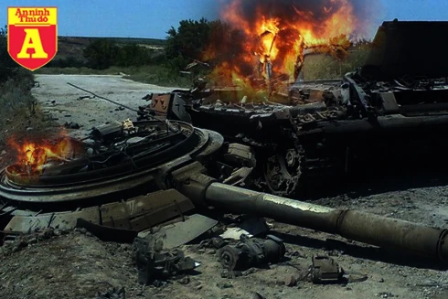 Tại sao xe tăng Nga mỗi khi trúng đạn thường bị thổi bay tháp pháo?