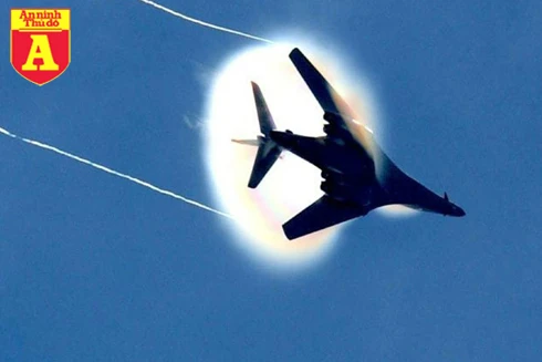 Mỹ bất ngờ điều mãnh thú ném bom hạt nhân B-1B quần đảo bầu trời bán đảo Triều Tiên