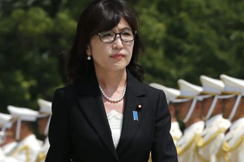 Vẻ đẹp "bông hồng thép" Nhật Bản, bà Tomomi Inada