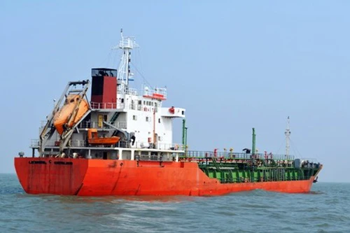 Trở về từ tay cướp biển, tàu Sunrise 689 bị phá tan hoang