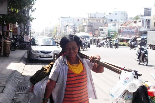 Từ bà trùm buôn ma túy hoàn lương thành người canh nghĩa trang liệt sỹ thầm lặng