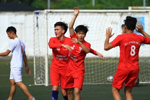 [ẢNH] Lần đầu để thủng lưới, ĐKVĐ Trần Quốc Tuấn vẫn ngược dòng ngoạn mục