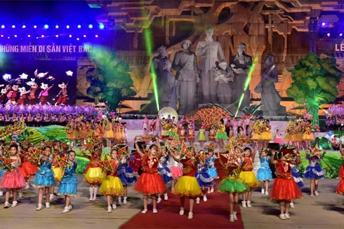 Rực rỡ đêm hội Trung thu lớn nhất Việt Nam