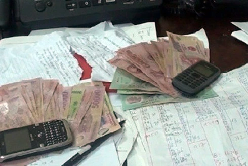 12 đối tượng cờ bạc liên quan đến đường dây thầu đề ra đầu thú