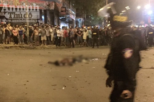 Khoảnh khắc mìn nổ và hiện trường vụ nam thanh niên tự sát