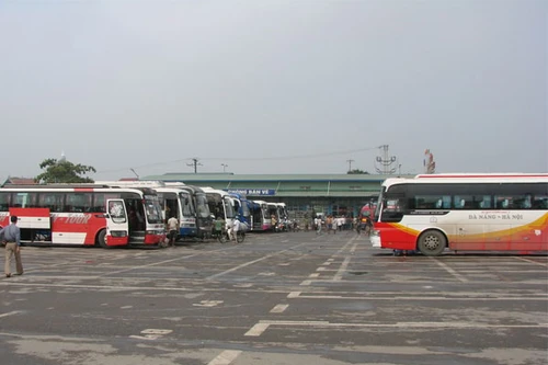 Nhức nhối xe khách biển số Lào "lách luật"