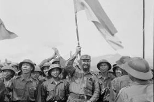 Xúc động xem ảnh lãnh tụ Cuba Fidel Castro