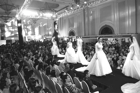 Thời trang cưới năm 2016