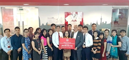 AIA kịp thời hỗ trợ đồng bào bị lũ lụt miền Trung ​