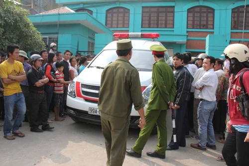 Truy "nóng" dấu vết kẻ giết bảo vệ, cướp tài sản tại ngân hàng