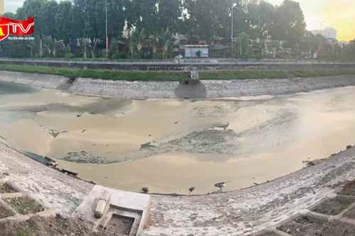 Không thể dung thứ hành vi xả thải trái phép xuống sông Tô Lịch