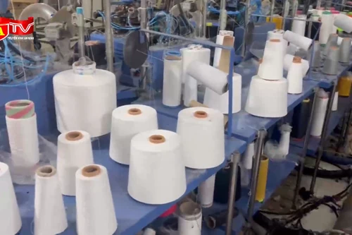 Cận cảnh dây chuyền sản xuất hàng loạt sản phẩm thời trang giả mạo nhãn hiệu nổi tiếng 