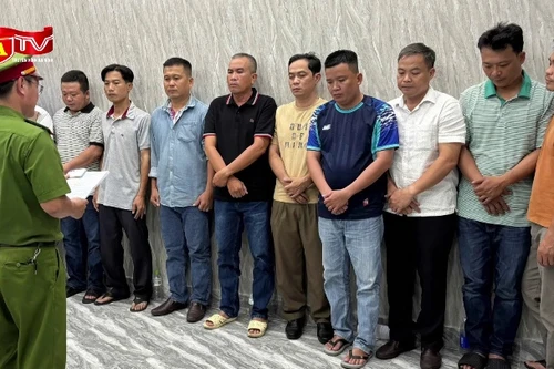 ‘Bảo kê’ xe tải vào giờ cấm: Đội trưởng Đội bảo vệ Khu Công nghệ cao và cấp dưới bị bắt