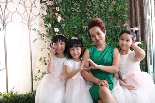 Thái Thùy Linh hạnh phúc với "con anh, con tôi, con của chúng ta"