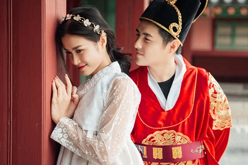 [ẢNH] Nhìn lại hành trình 10 năm yêu đầy ngọt ngào của Đông Nhi và Ông Cao Thắng