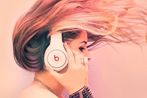 [ẢNH] Tác hại khủng khiếp khi sử dụng tai nghe không đúng cách