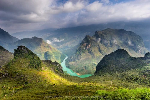 [Ảnh] Lên đỉnh Mã Pì Lèng khám phá chốn "bồng lai tiên cảnh"