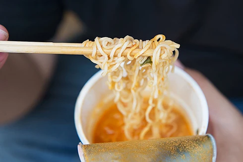 [ẢNH] Tác hại khó lường của việc ăn nhiều mỳ tôm đối với sức khỏe