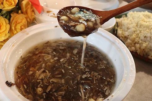 [ẢNH] Độc đáo không gian ăn chay đúng Kỷ niệm 65 năm ngày Giải phóng Thủ đô 10-10