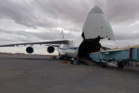 [ẢNH] Điều gì đang xảy ra khi An-124 lại tới Algeria để đưa Su-24 về Nga?