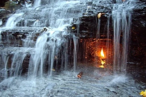 Những ngọn lửa vĩnh cửu bí ẩn nhất thế giới