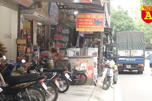 Lấn chiếm vỉa hè để kinh doanh gây mất mỹ quan đô thị, trật tự an toàn giao thông