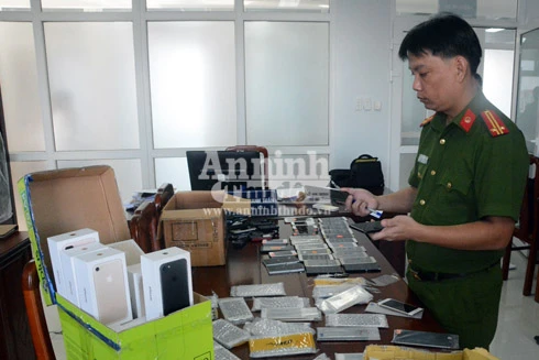 Tạm giữ lô iPhone 7 nhập lậu trị giá hơn 700 trăm triệu đồng