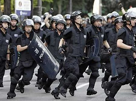 Cảnh sát Hàn Quốc kiện chính phủ đòi tiền tăng ca