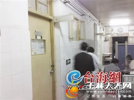 Thiếu niên cắt phăng "cậu nhỏ" vì tội "cương liên tục"