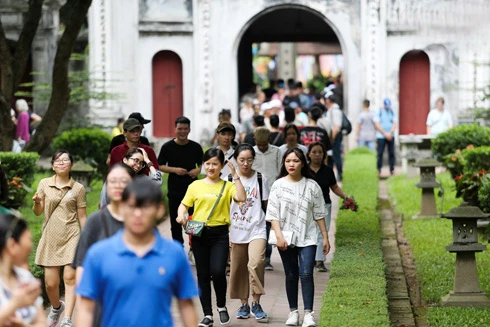 Văn Miếu - Quốc Tử Giám những ngày sĩ tử cầu may