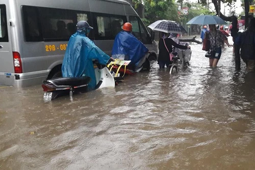 Chi tiết 18 điểm úng ngập khi mưa lớn tại Hà Nội
