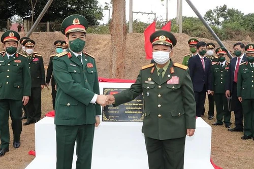 Tăng cường hợp tác trong lĩnh vực quốc phòng giữa Việt Nam - Lào 