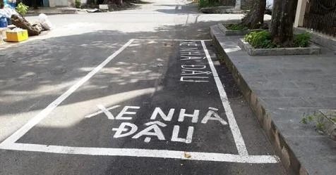 Kẻ vạch dưới lòng đường trước nhà làm chỗ đỗ xe riêng có phạm luật? 