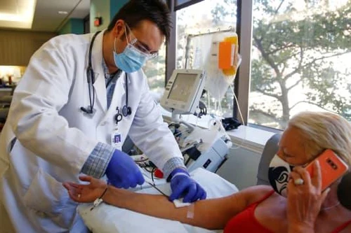 Lý giải nguyên nhân người mắc Covid-19 có mức độ nặng - nhẹ khác nhau 