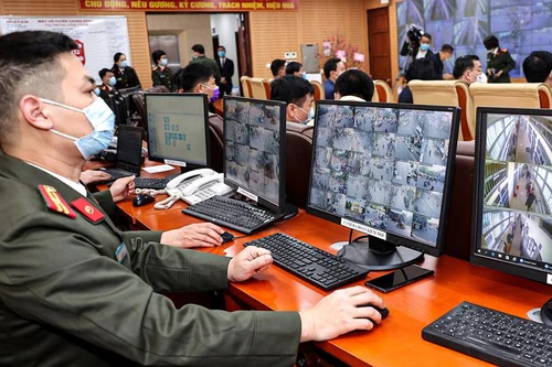 Trong “sóng” dịch Covid-19: Công an Hà Nội đẩy mạnh chuyển đổi số phục vụ nhân dân (3): Nền tảng quan trọng xây dựng Chính phủ số, kinh tế số và xã hội số
