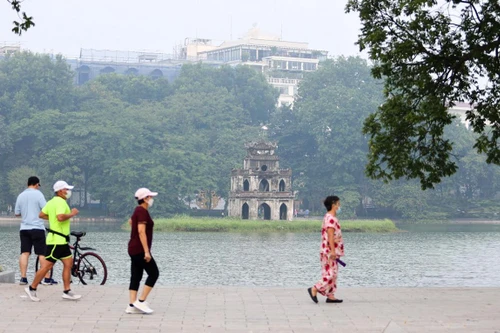 Nhịp sống “bình thường mới” ở Hà Nội 