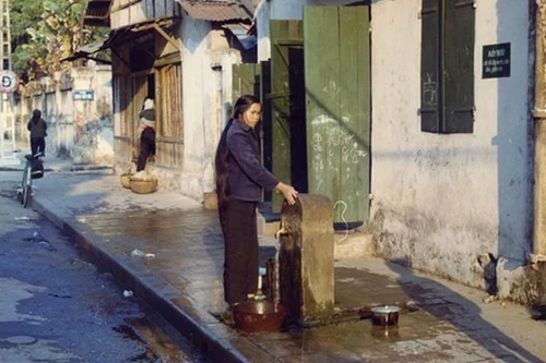 Máy nước và nước máy ở Hà Nội