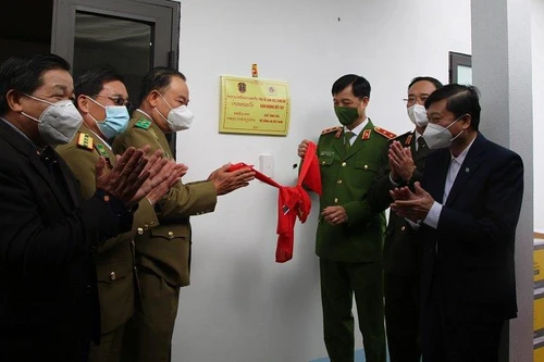 Khánh thành trụ sở làm việc đầu tiên do Bộ Công an Việt Nam tặng Công an bản biên giới của Lào 