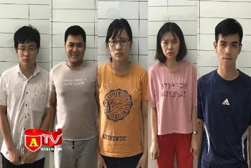 Hà Nội: Triệt phá đường giấy làm giả sổ hộ khẩu, sổ tạm trú