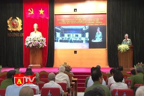 Gặp mặt kỉ niệm 74 năm ngày truyền thống lực lượng CAND