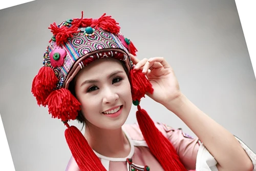 Áo dài Việt đến kinh đô thời trang thế giới