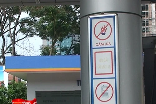 Kiểm tra an toàn một loạt cây xăng ở Long Biên