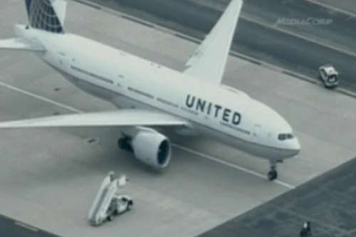 Bị bắt giữ vì tuyên bố đầu độc cả chuyến bay