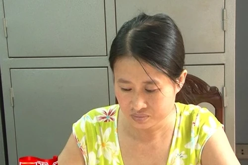 Giáp mặt "ôsin" siêu trộm, "tâm sự" với trai ngay tại nhà chủ